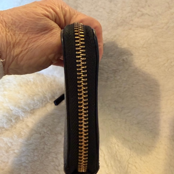 Tory Burch Continental Black Textured Leather Zip Wallet 7.5x4 - Picture 4 of 11